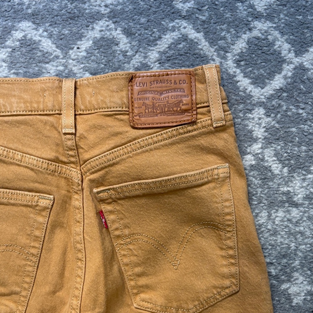 Mustard Ribcage Straight Levi’s - Picture 5 of 5